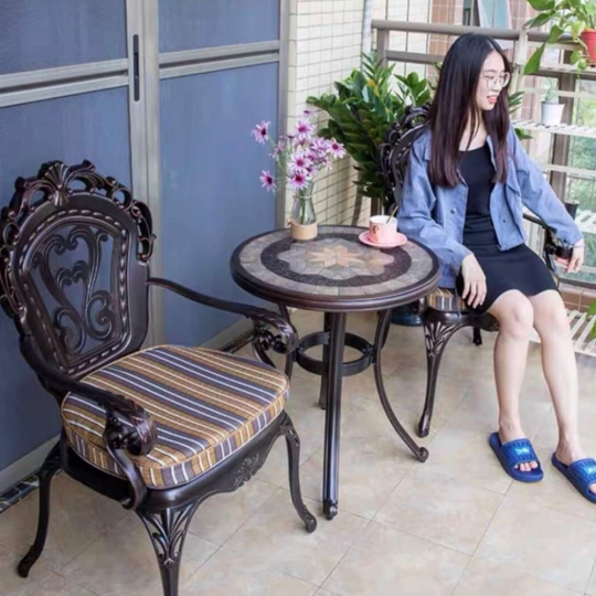 ghế nhôm đúc 01