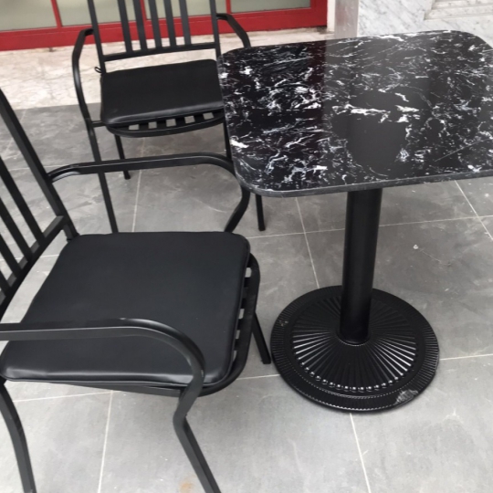bàn chân trụ cà phê