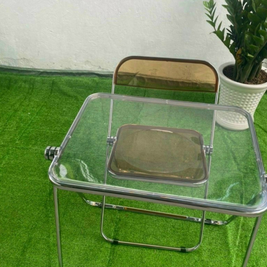 ghế mặt nhựa trong suốt khung inox 304