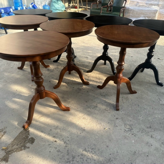 BÀN LỤC BÌNH