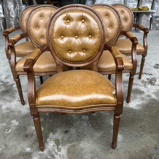 Ghế Louis 15 có tay tựa